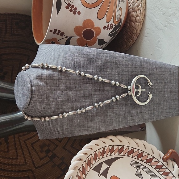 Native American Navajo Jewelry - Vintage Handmade Native American Navajo Sterling Pearl & Naja Necklace ♥️